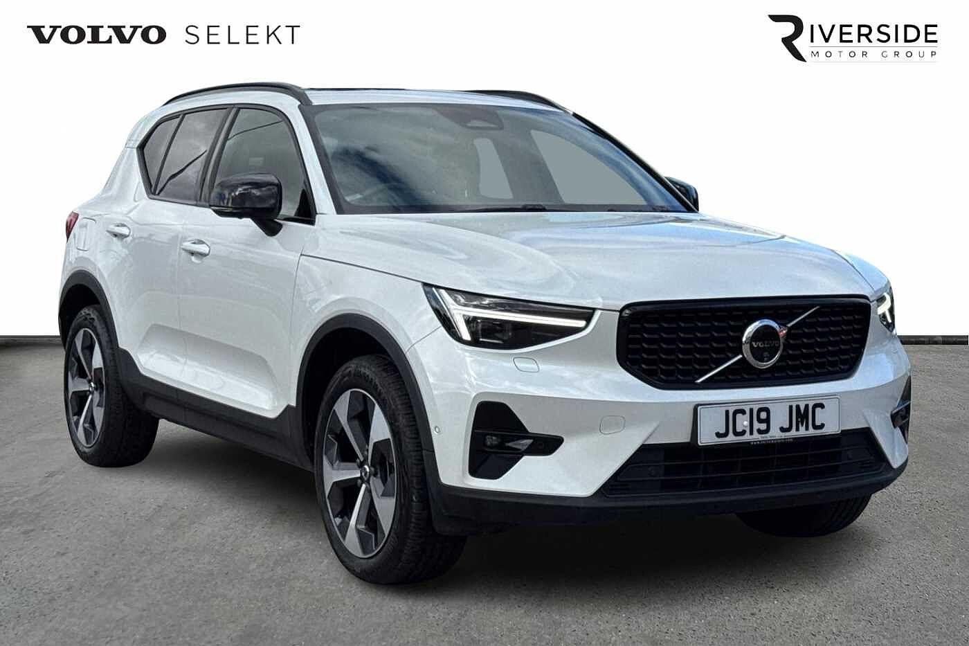 2023 Volvo XC40