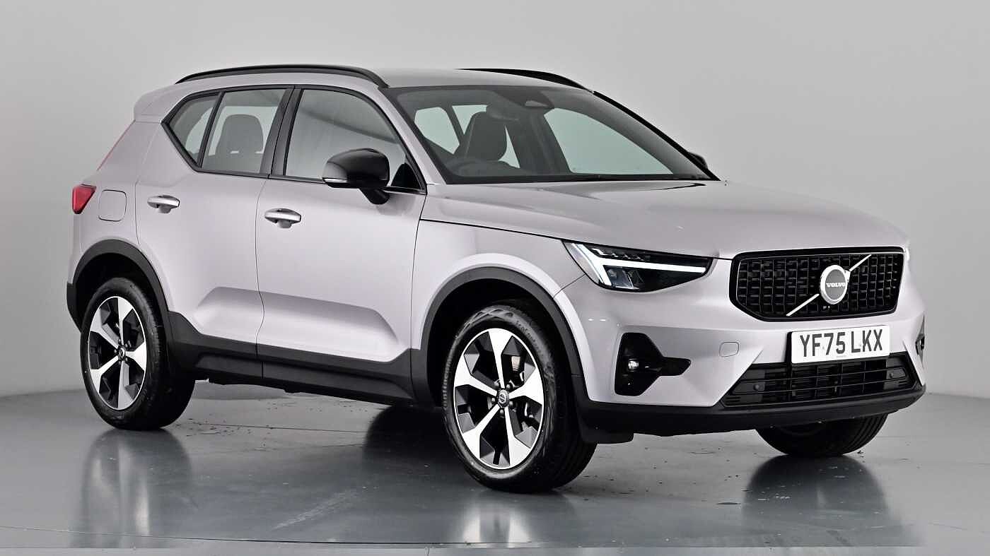 2025 Volvo XC40