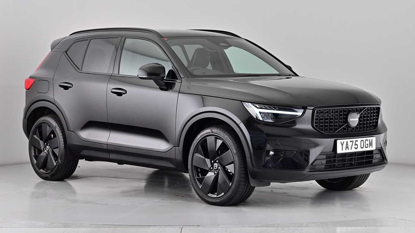 2025 Volvo XC40