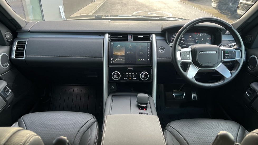 2024 Land Rover Discovery thumbnail 9