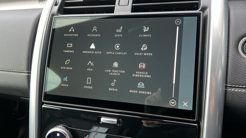 2024 Land Rover Discovery thumbnail 12