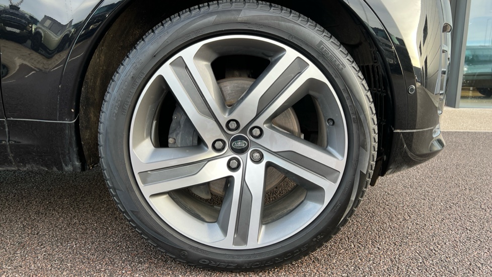2024 Land Rover Discovery thumbnail 8