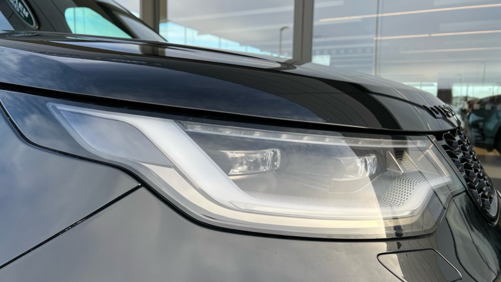 2024 Land Rover Discovery thumbnail 17