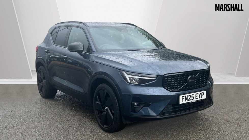 2025 Volvo XC40