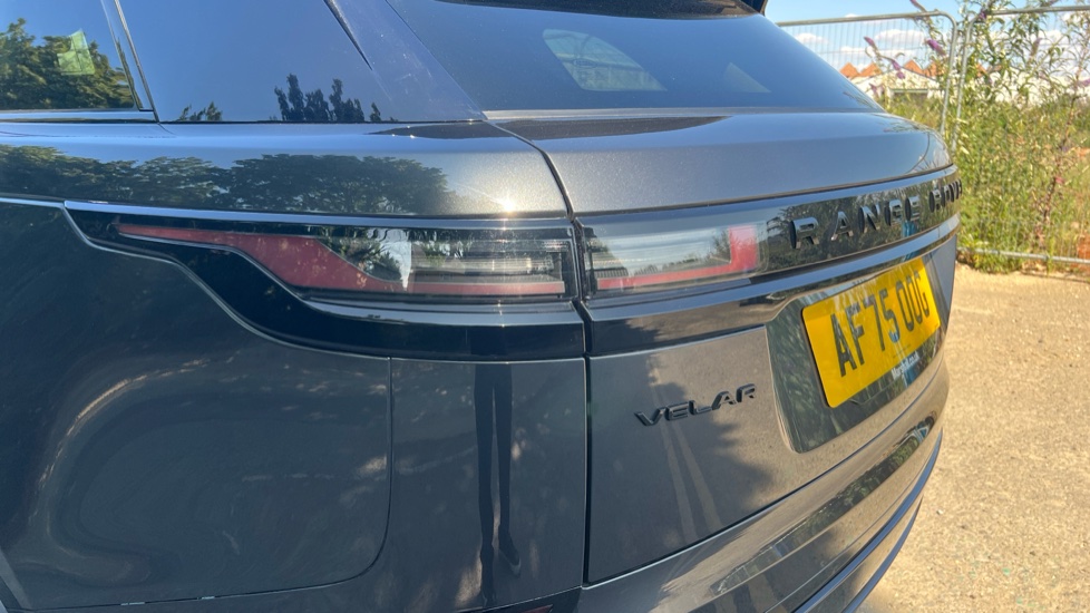 2025 Land Rover Range Rover Velar thumbnail 19