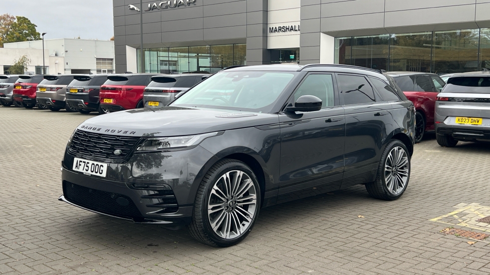 2025 Land Rover Range Rover Velar thumbnail 4