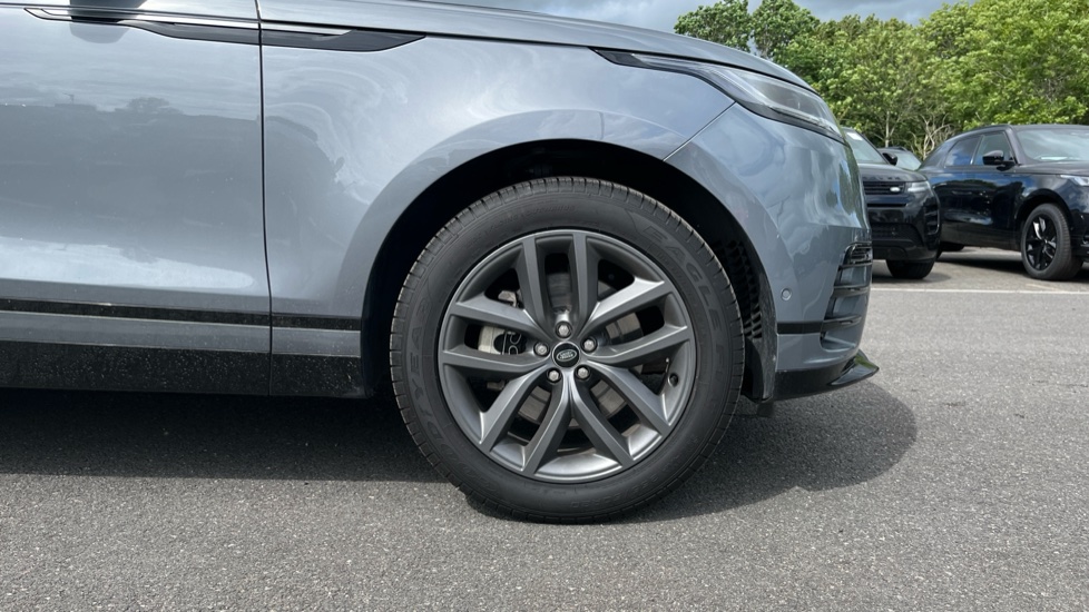 2026 Land Rover Range Rover Velar thumbnail 8