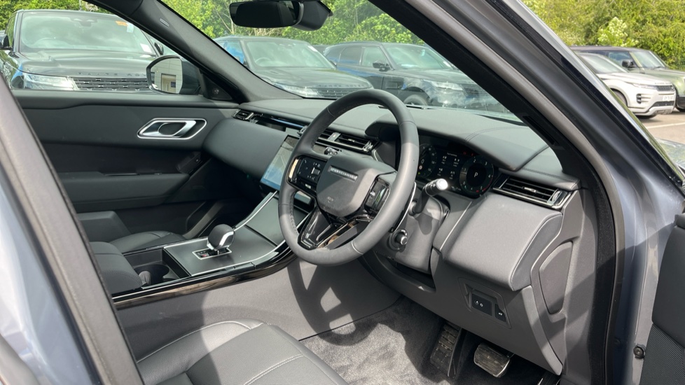 2026 Land Rover Range Rover Velar thumbnail 23