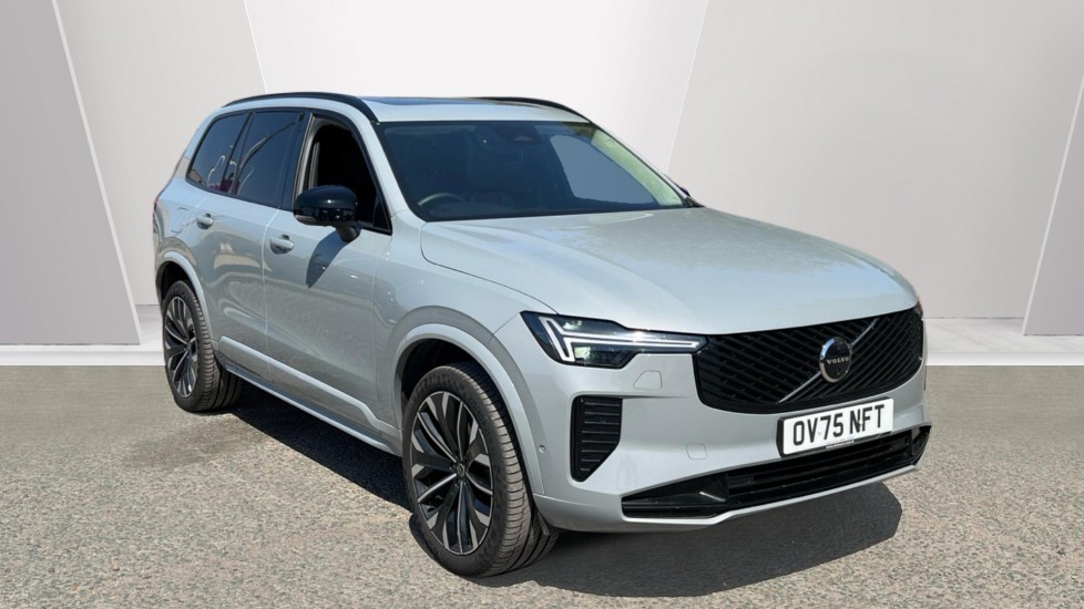 2025 Volvo XC90 — photo 1 of 5
