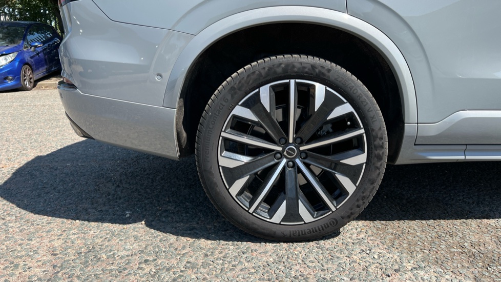 2025 Volvo XC90 thumbnail 21