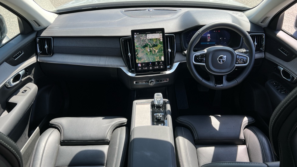 2025 Volvo XC90 thumbnail 5