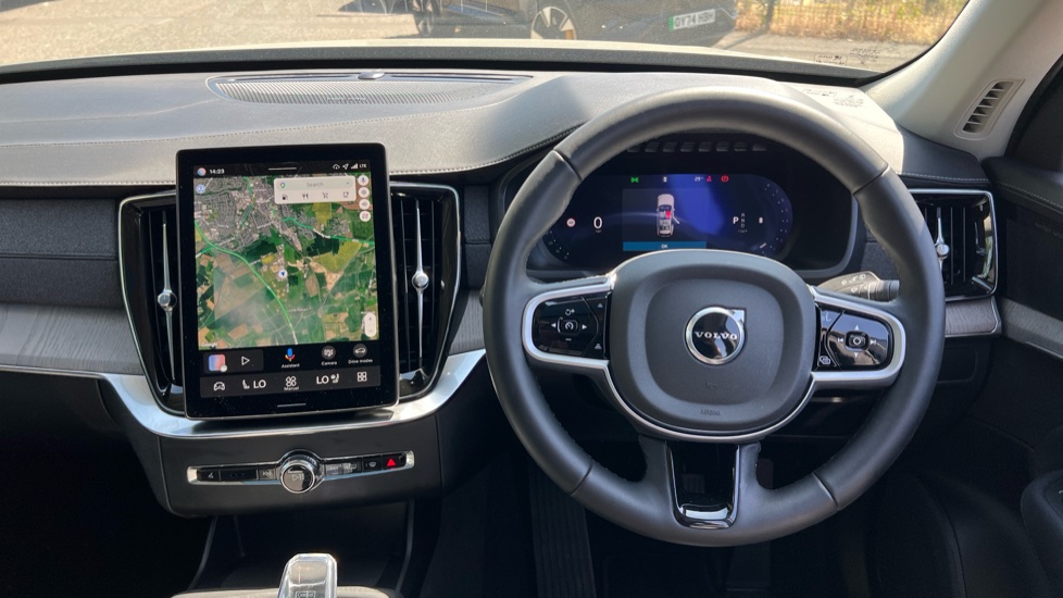 2025 Volvo XC90 thumbnail 10