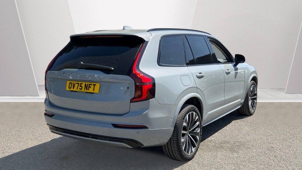 2025 Volvo XC90 thumbnail 2