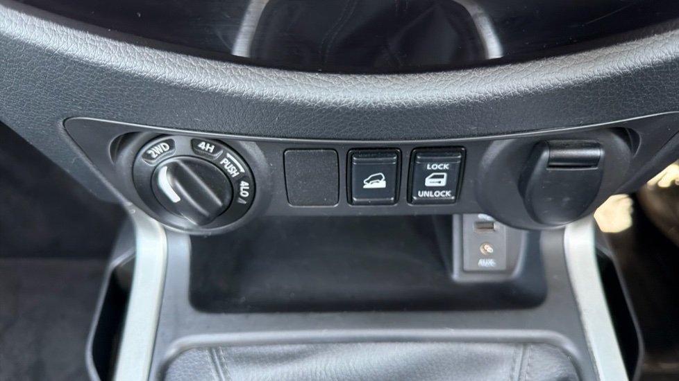 2023 Nissan Navara thumbnail 17