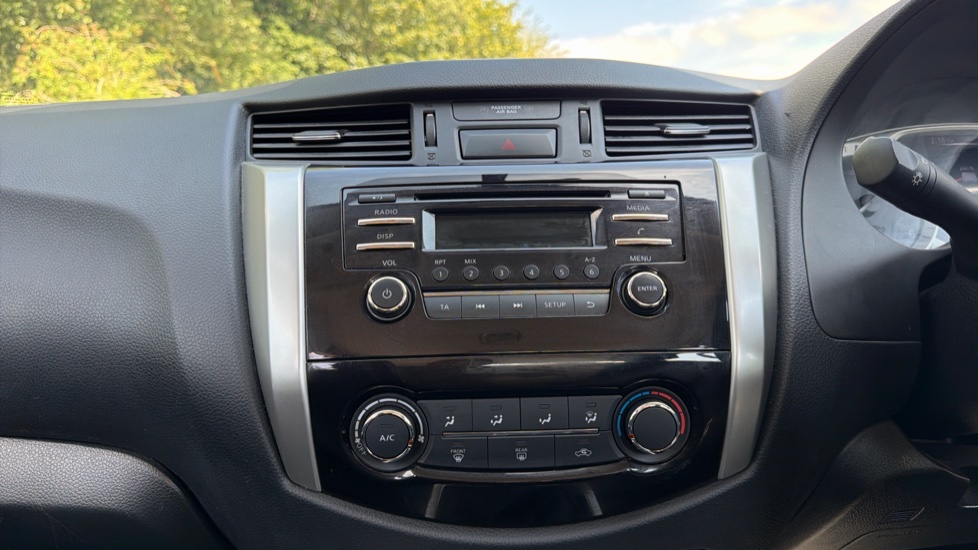 2023 Nissan Navara thumbnail 15