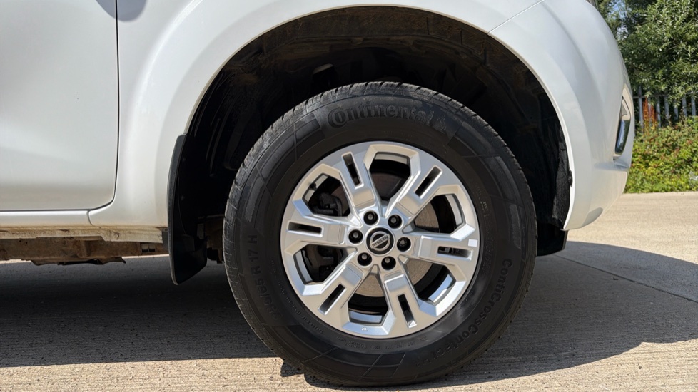 2023 Nissan Navara thumbnail 24