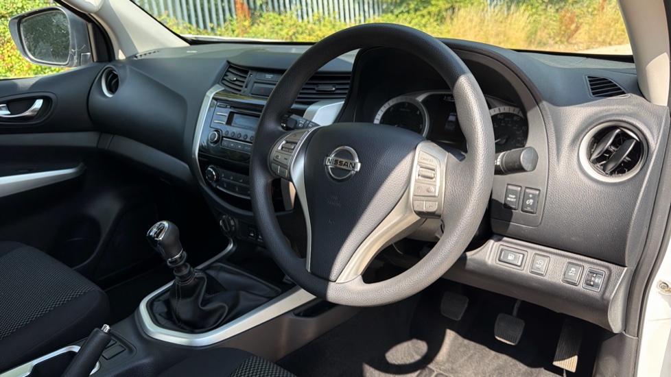 2023 Nissan Navara thumbnail 14