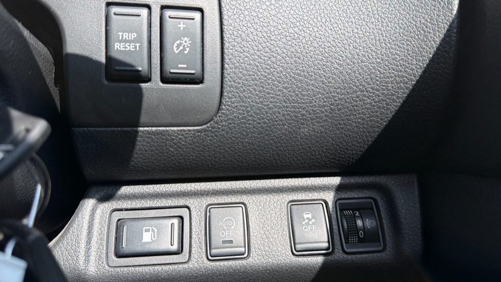 2023 Nissan Navara thumbnail 19