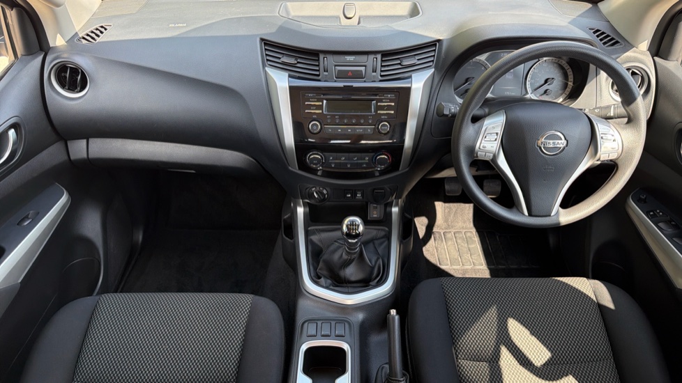 2023 Nissan Navara thumbnail 8