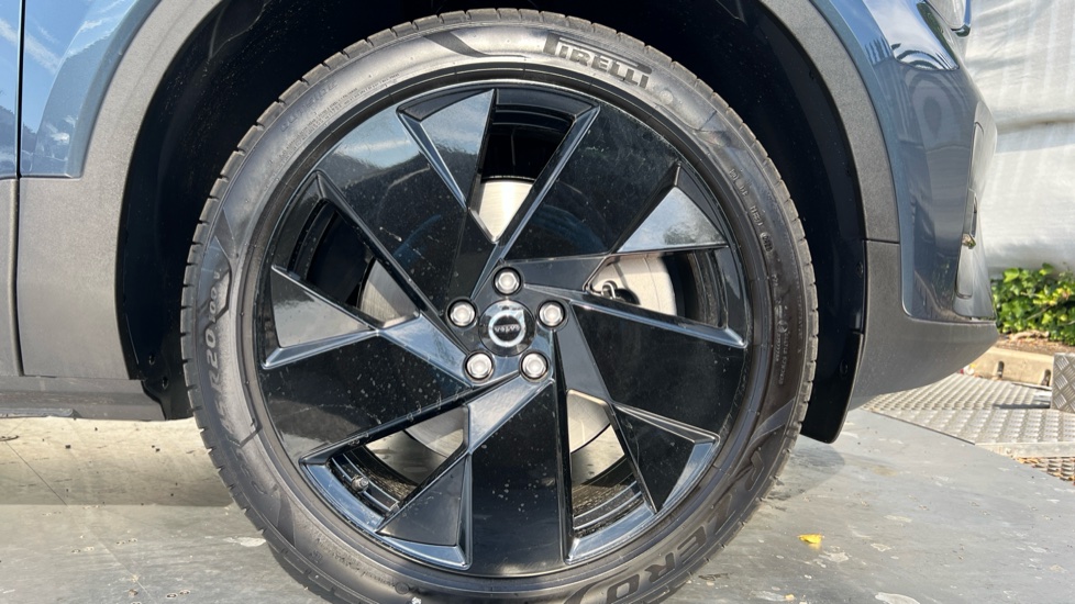 2026 Volvo Ex40 thumbnail 9