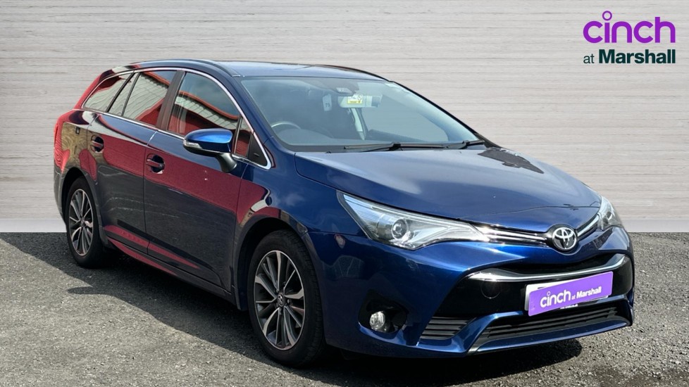 2017 TOYOTA AVENSIS