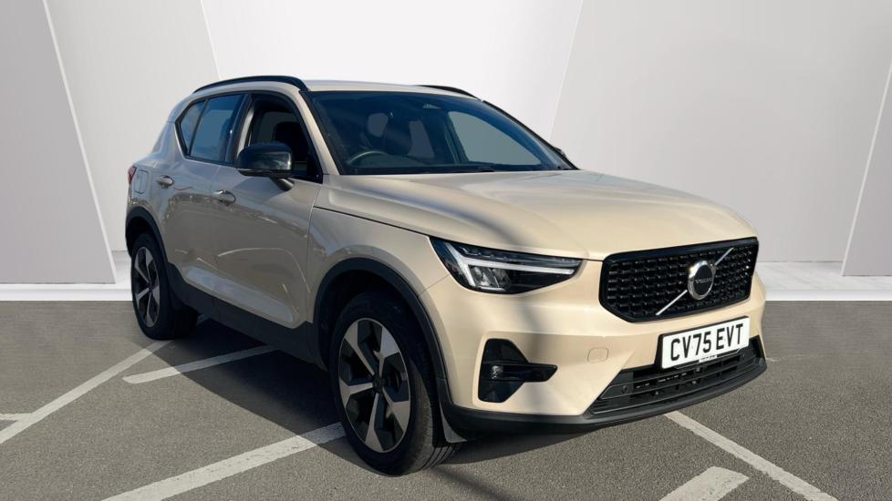2025 Volvo XC40