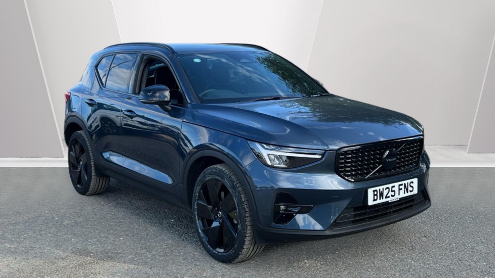 2025 Volvo XC40