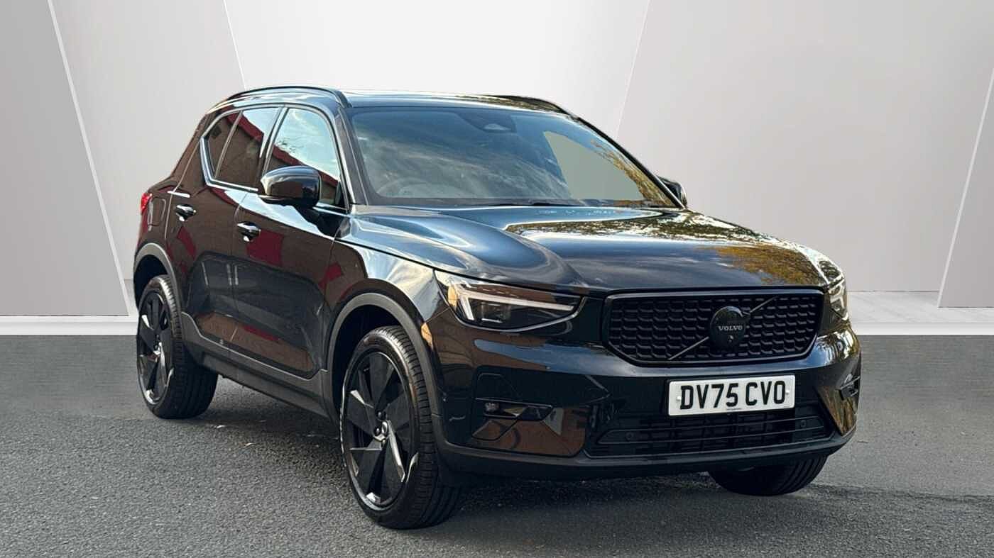 2025 Volvo XC40