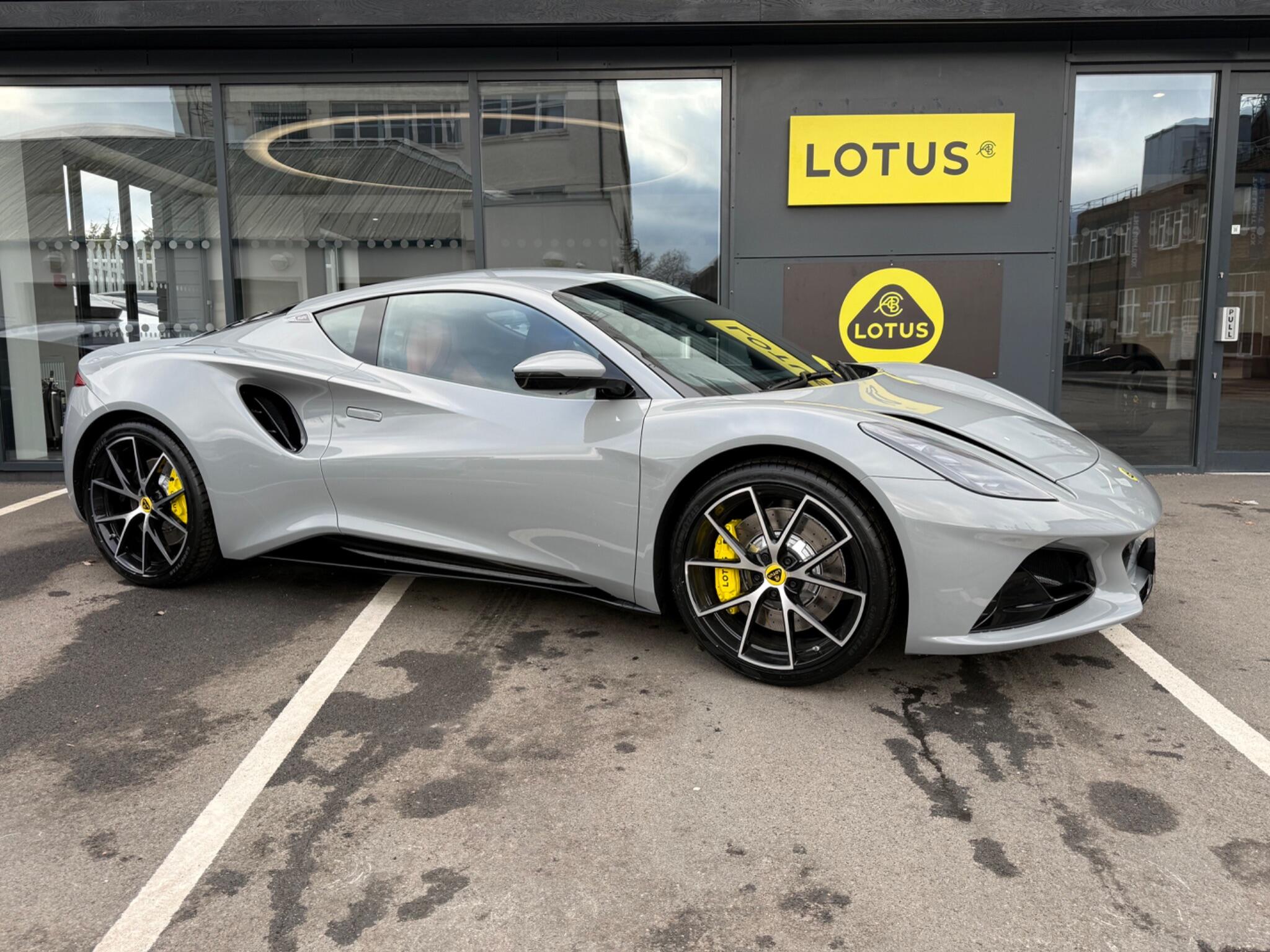 Lotus Emira 2026