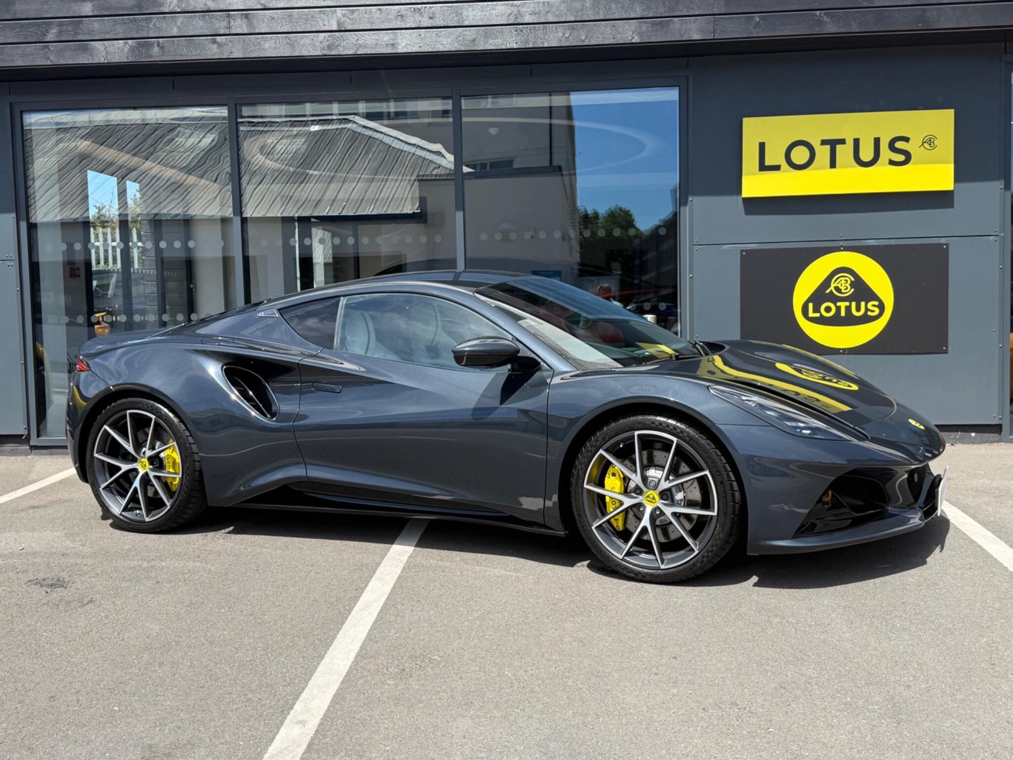 Lotus Emira 2023