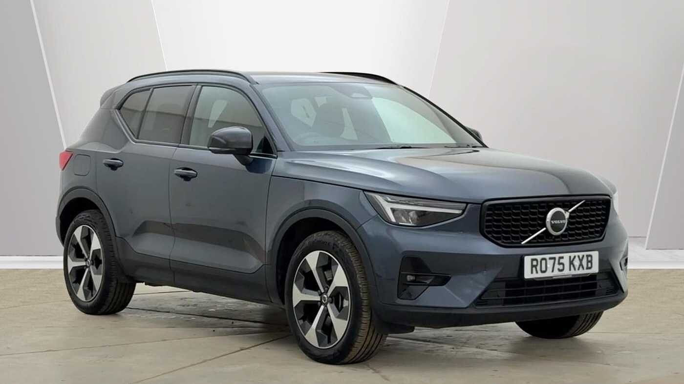 2025 Volvo XC40