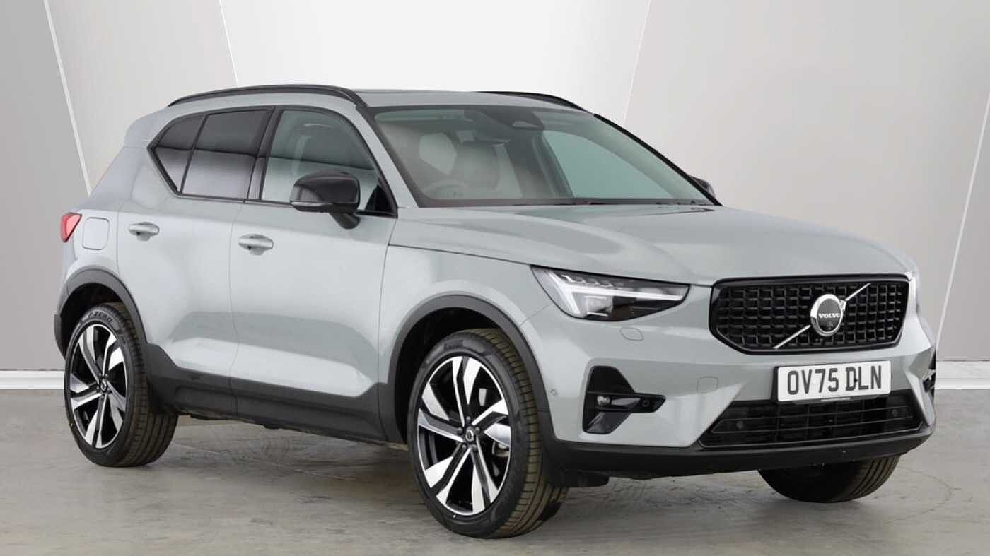 2025 Volvo XC40