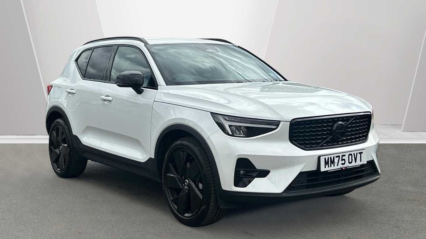 2025 Volvo XC40