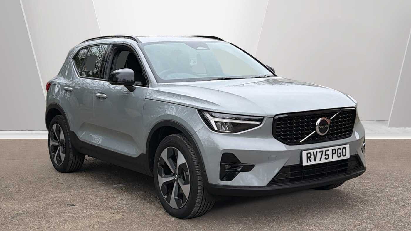 2025 Volvo XC40