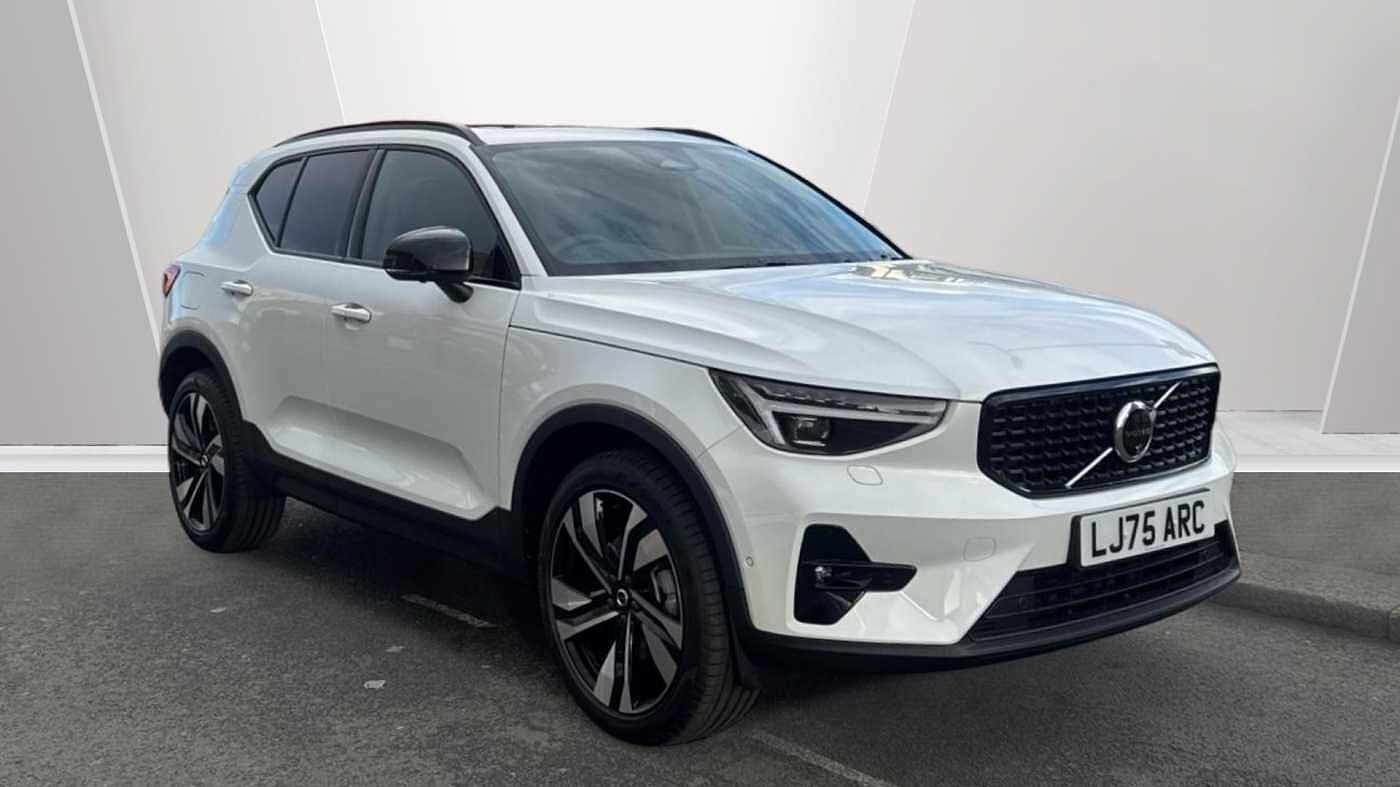 2025 Volvo XC40