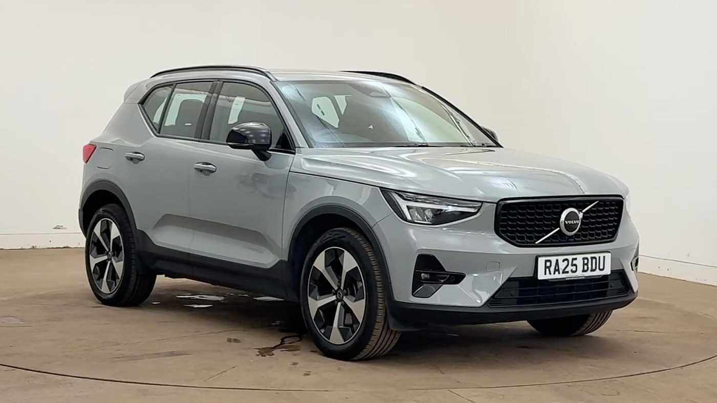 2025 Volvo XC40