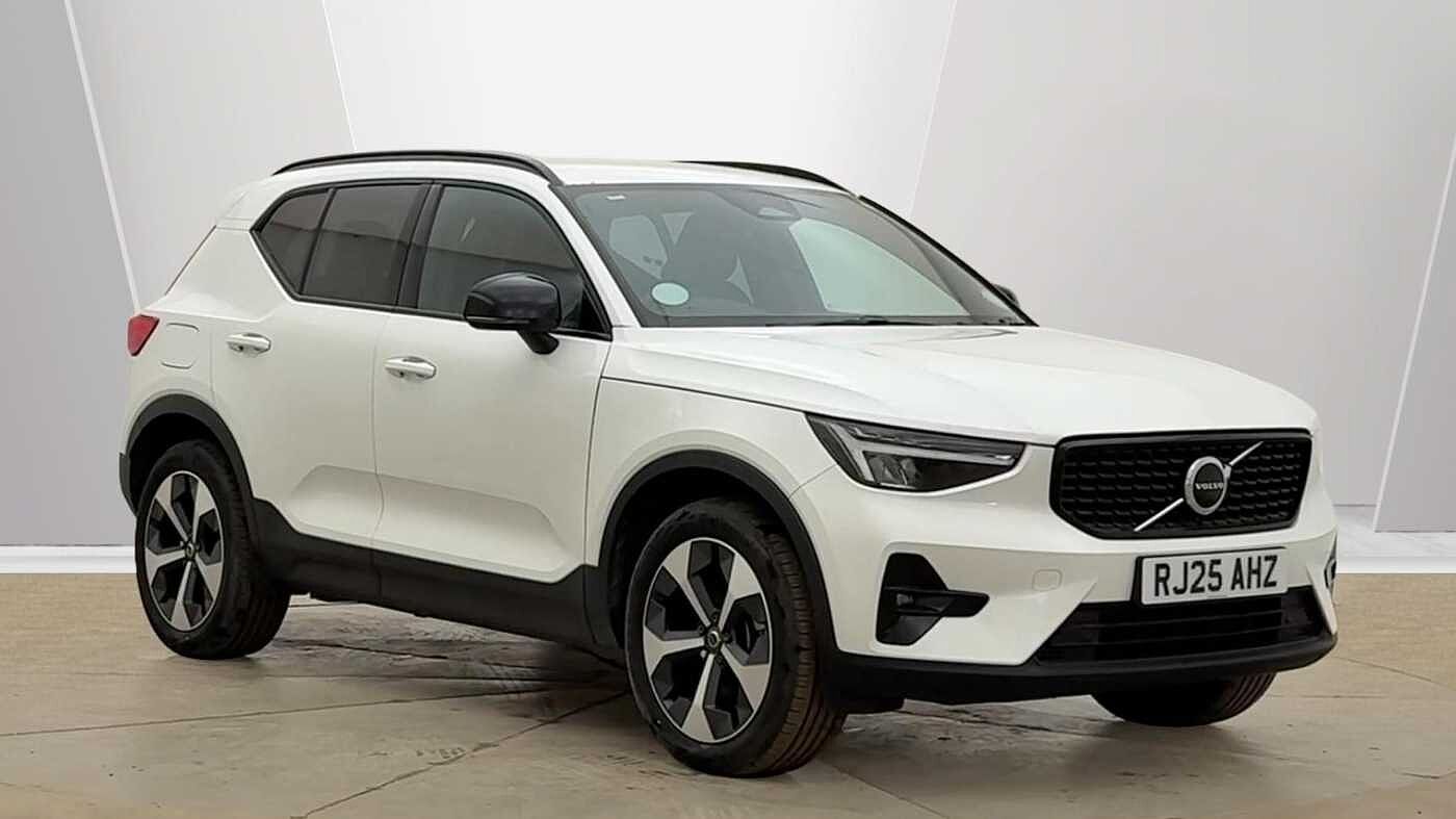 2025 Volvo XC40