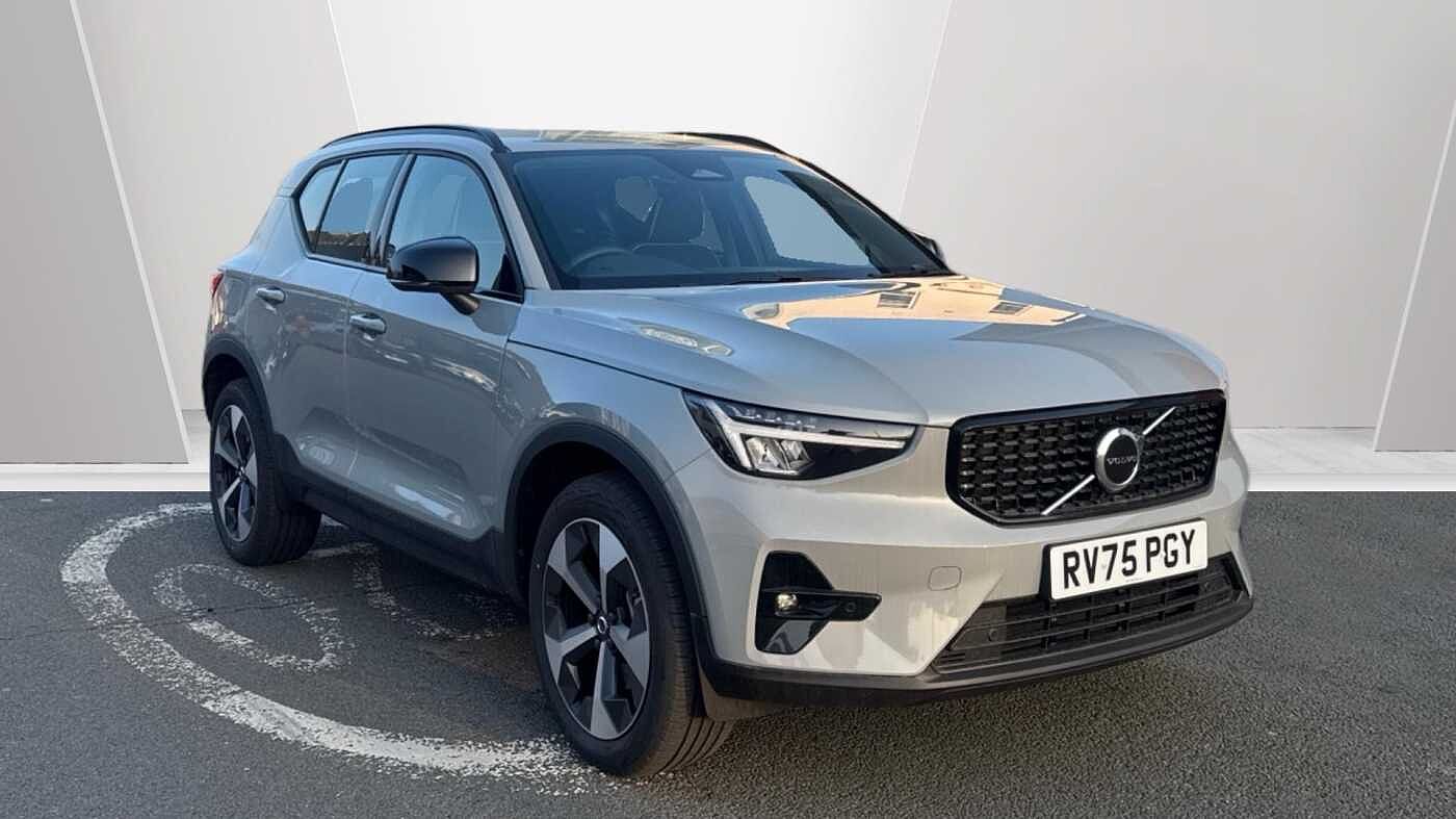 2025 Volvo XC40