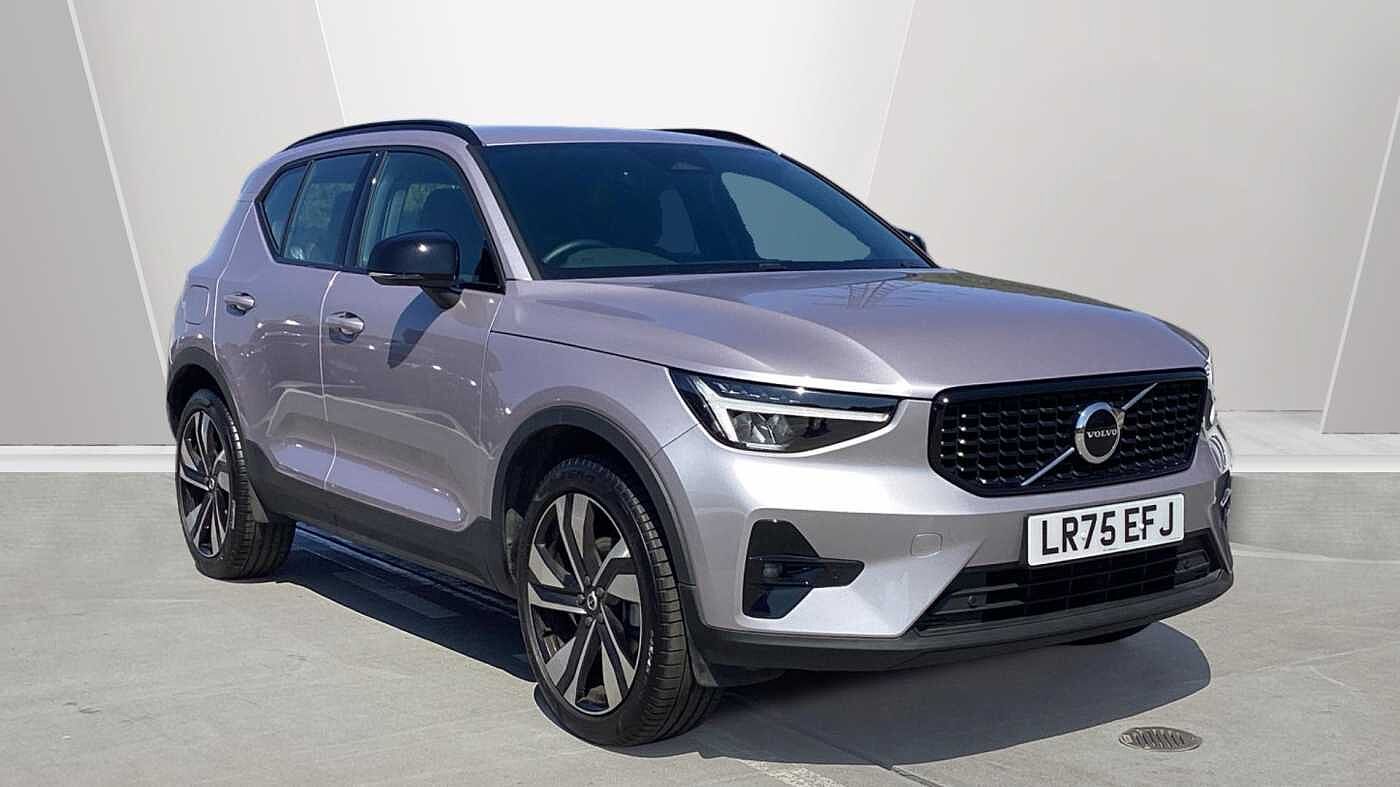 2025 Volvo XC40