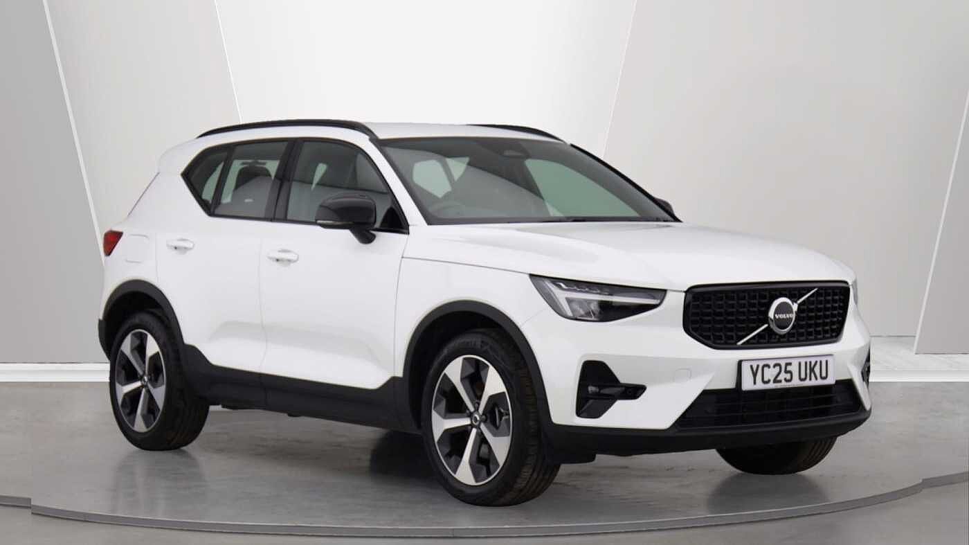 2025 Volvo XC40