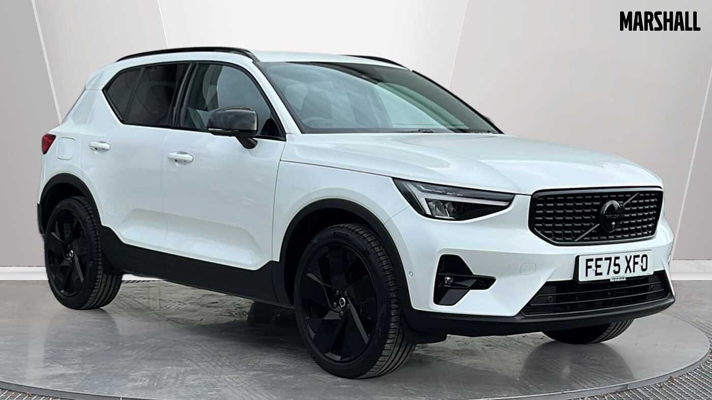 2025 Volvo XC40