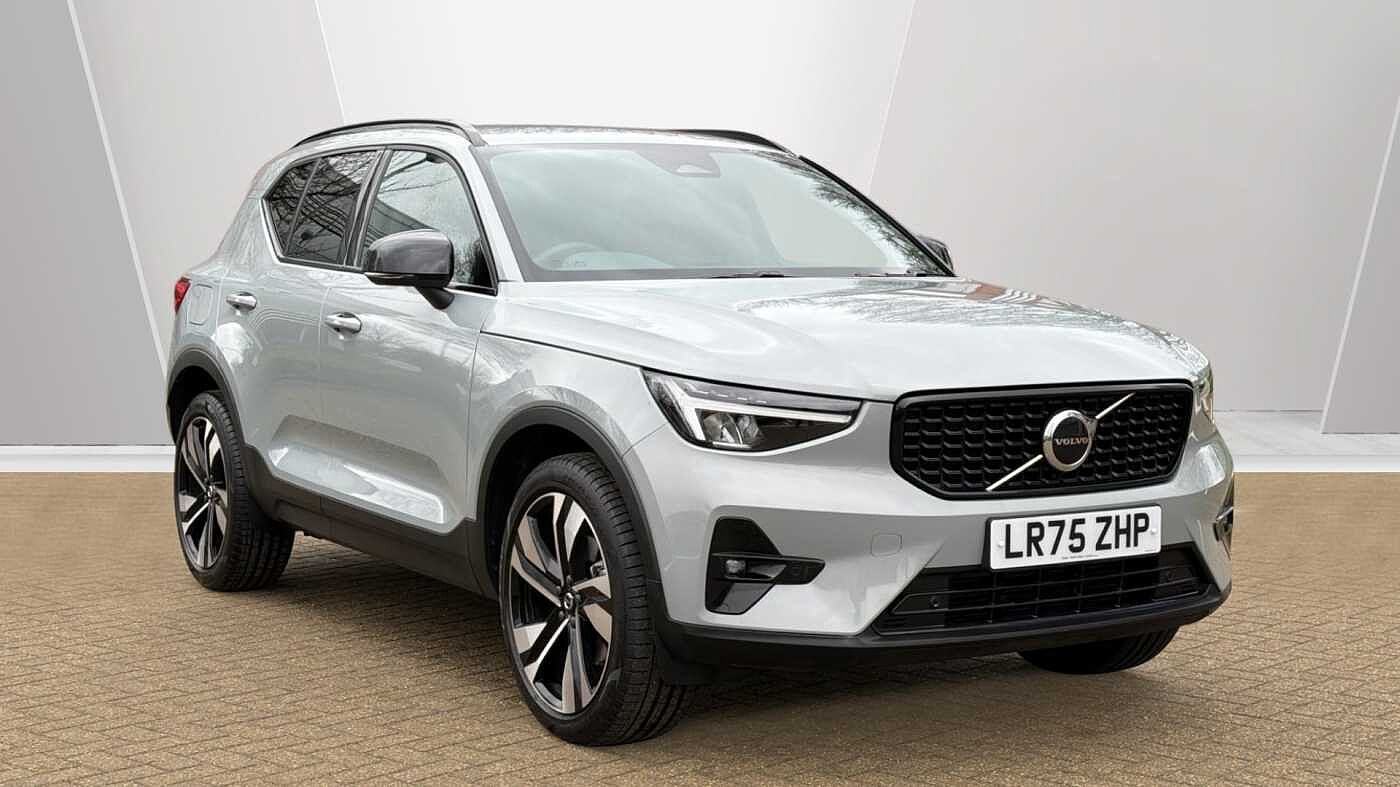 2025 Volvo XC40