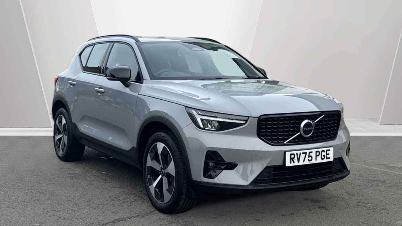 2025 Volvo XC40