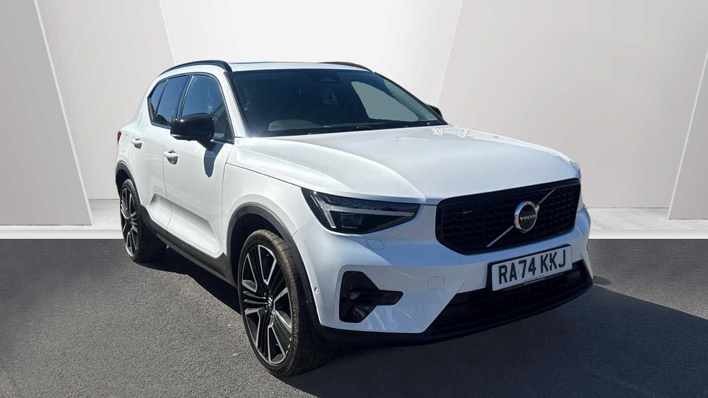 2025 Volvo XC40