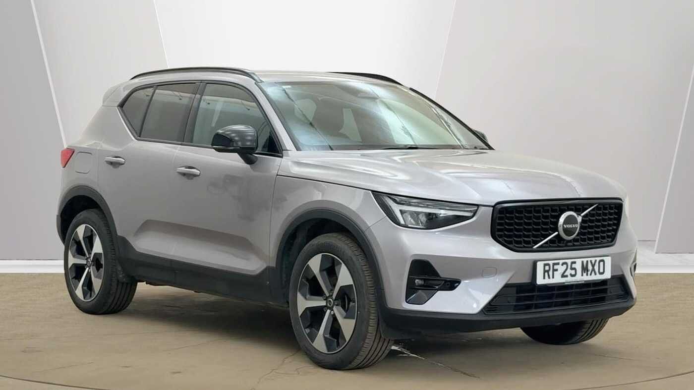 2025 Volvo XC40