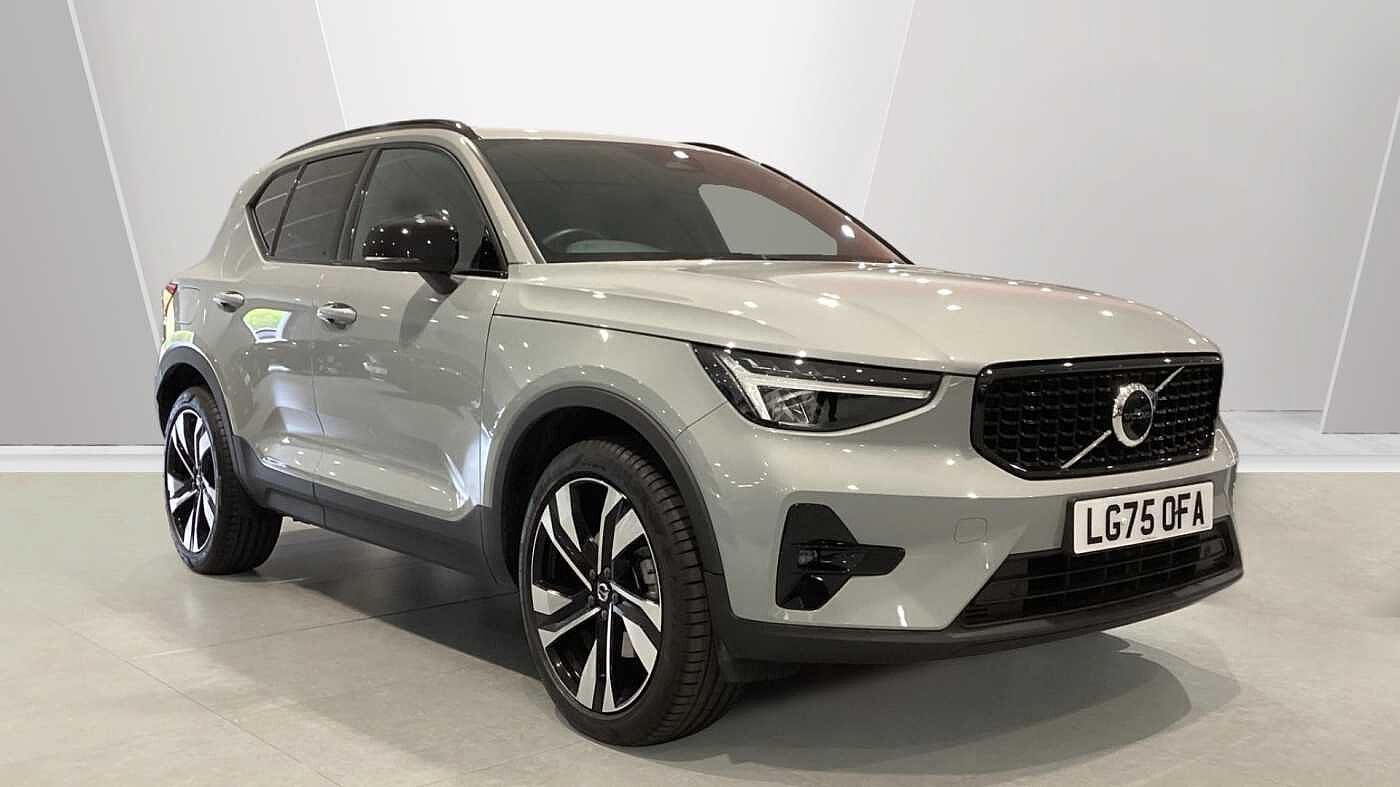 2025 Volvo XC40
