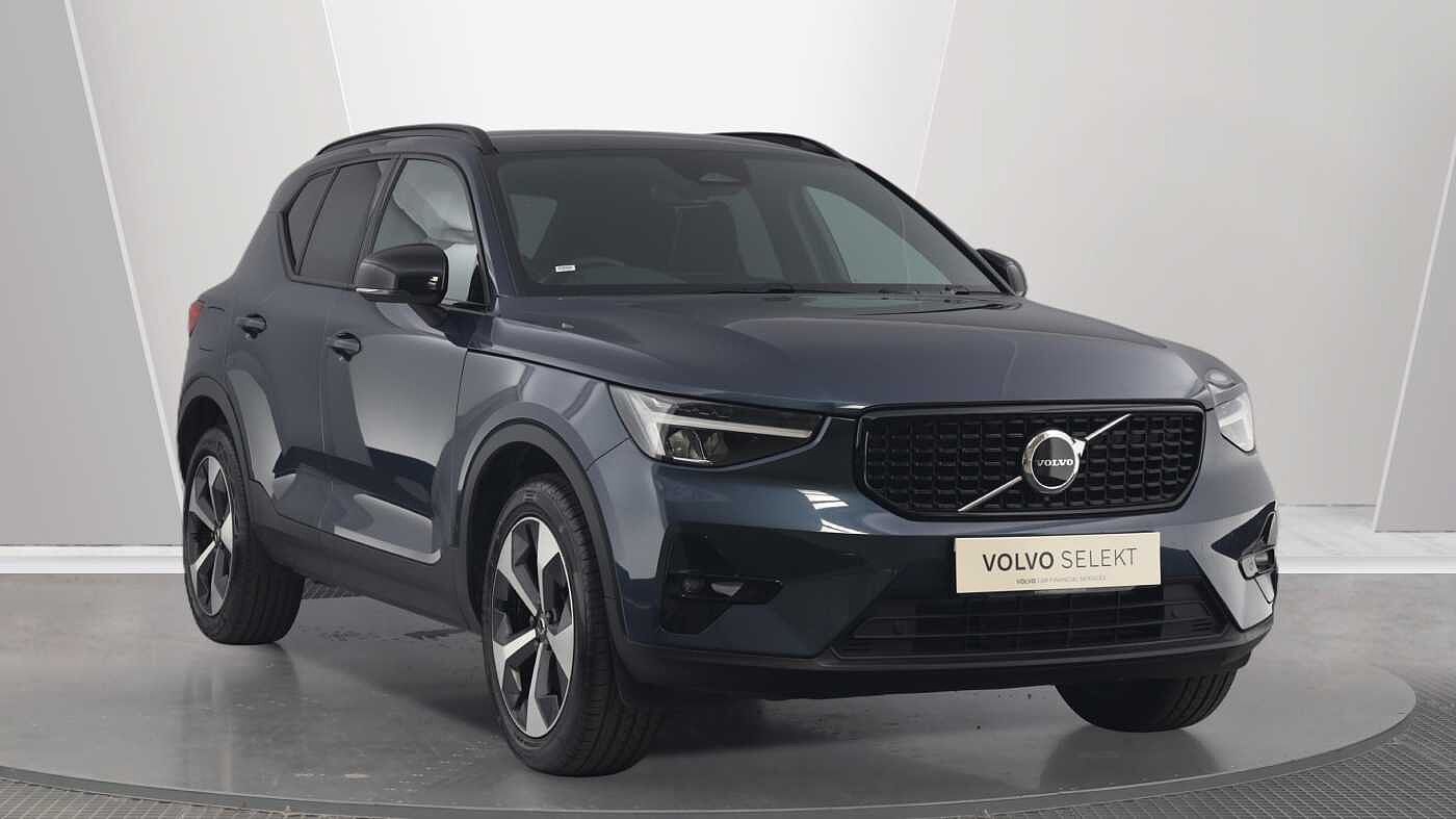 2025 Volvo XC40