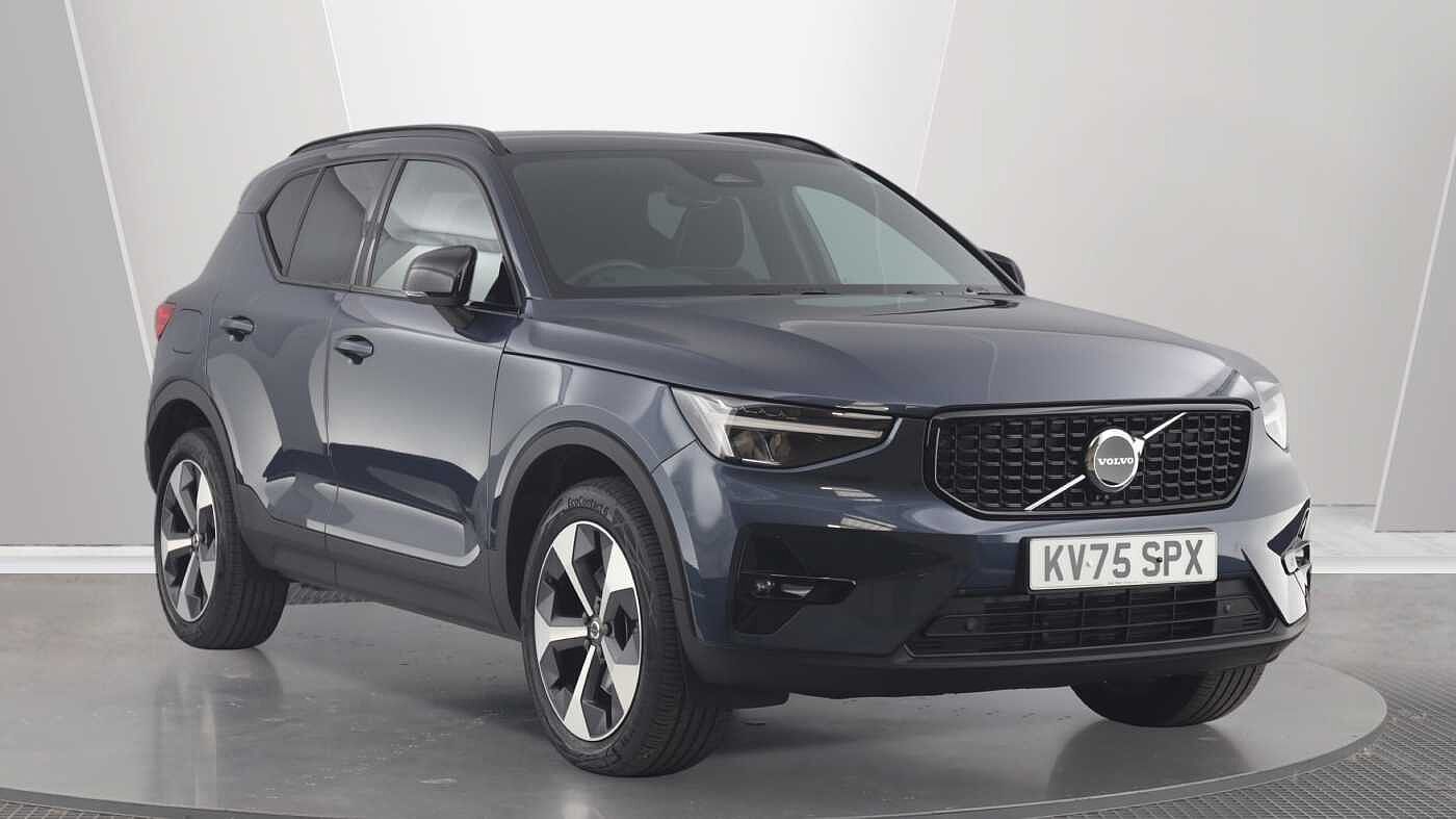 2025 Volvo XC40