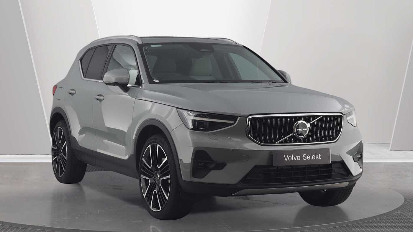 2025 Volvo XC40