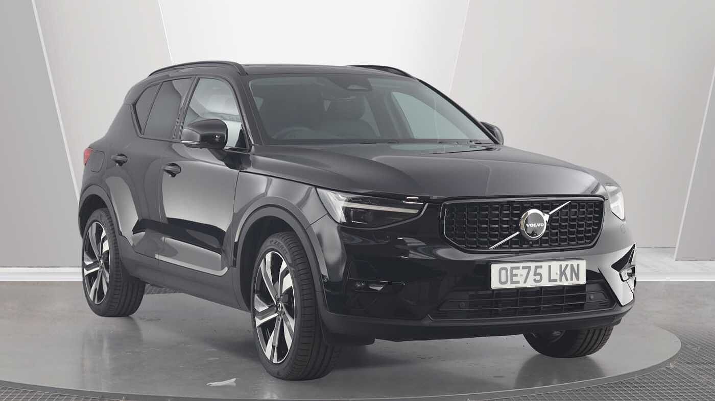 2025 Volvo XC40